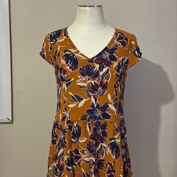 Garnet Hill Shift Dress Short Floral Cap Sleeve V Neck Pockets - Picture 2 of 7